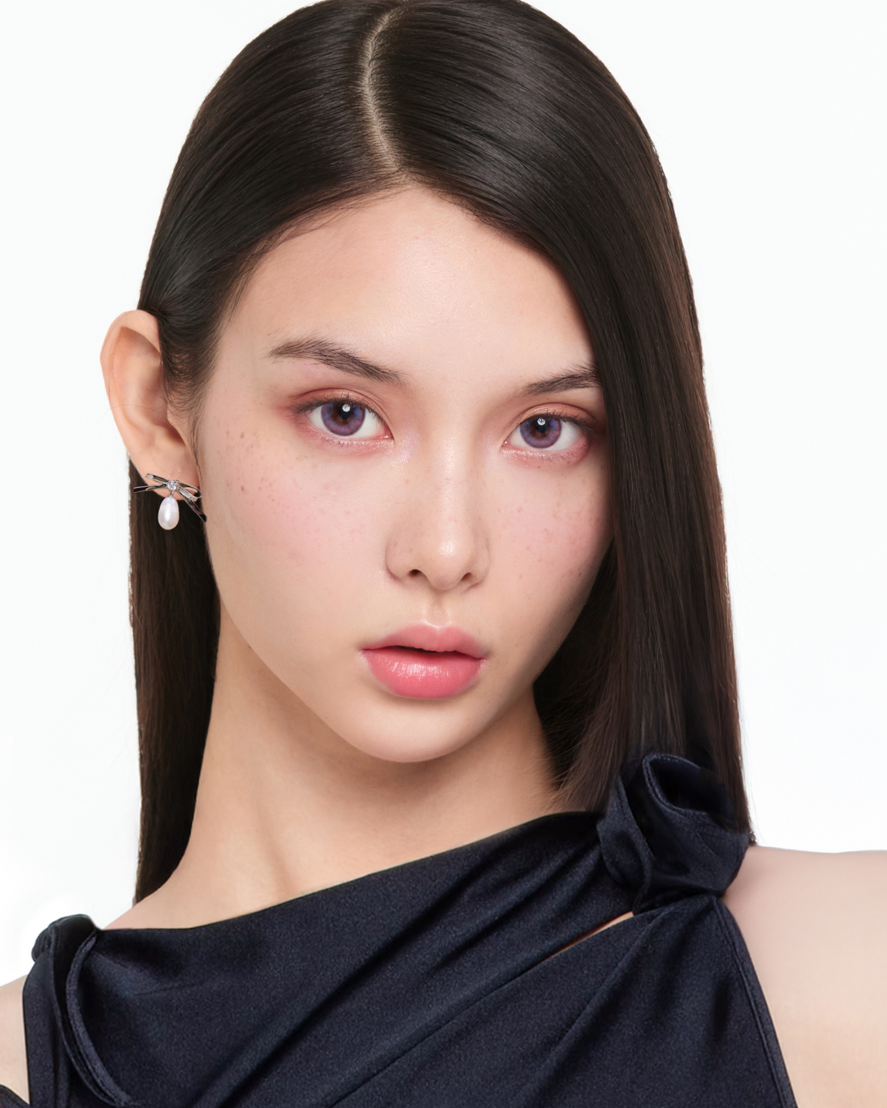 아이즈 렌즈 블러쉬 블루 착용컷