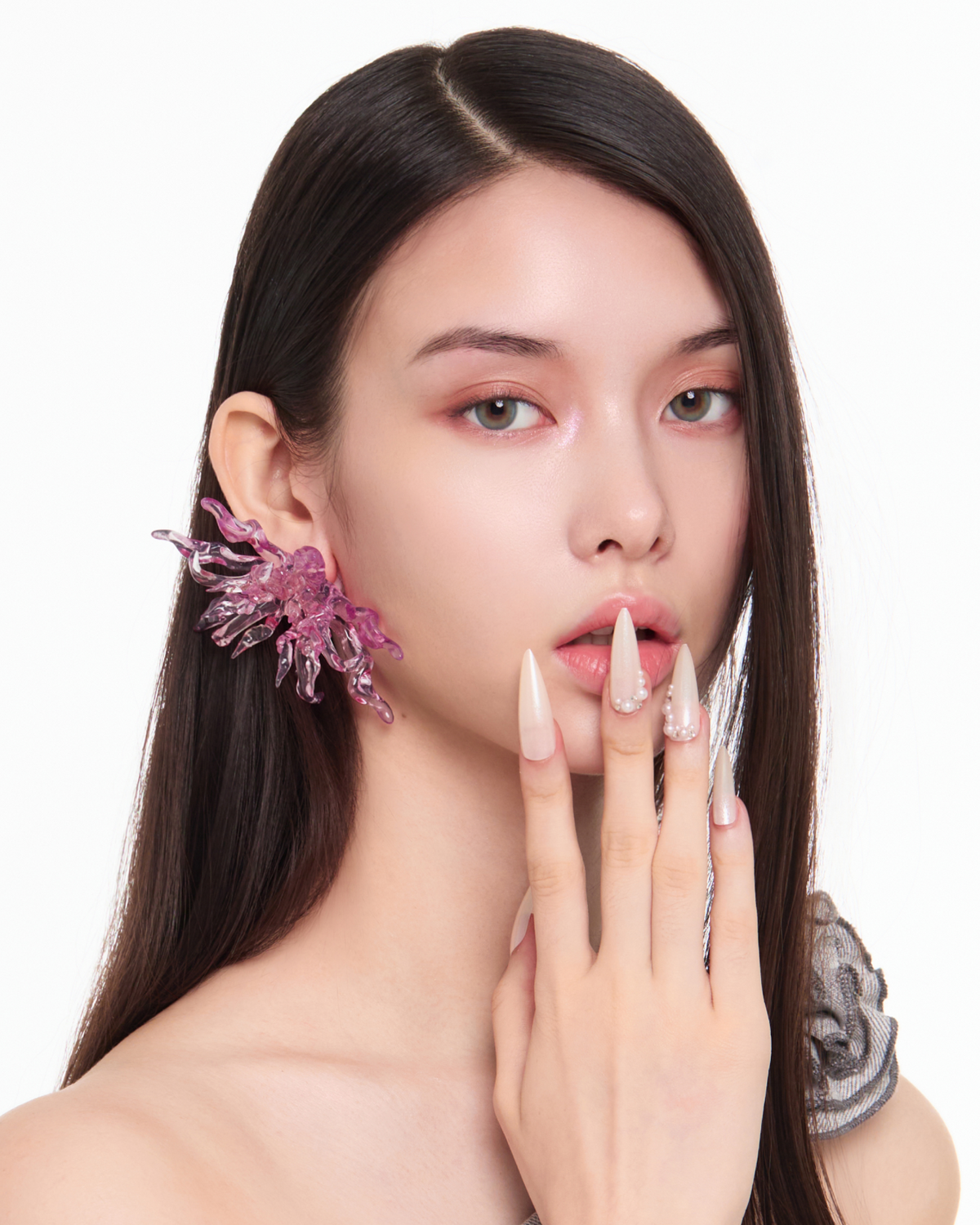 아이즈렌즈 메탈부츠 블루진 컬러렌즈 착용컷