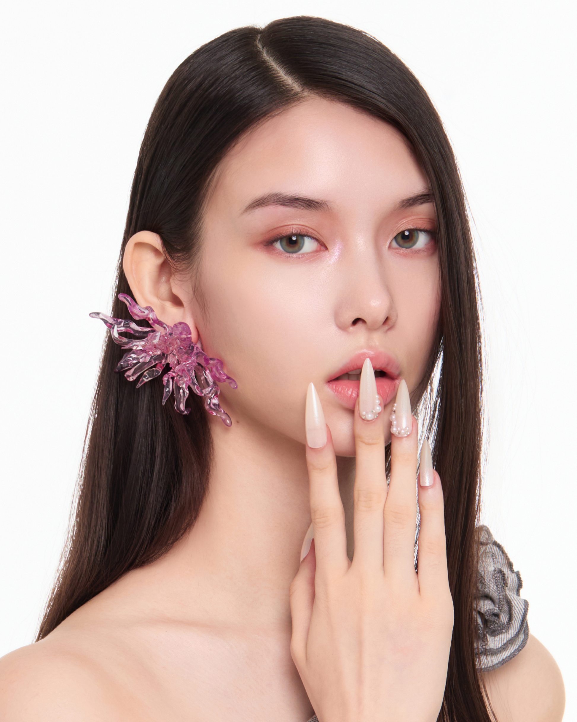 아이즈렌즈 메탈부츠 블루진 컬러렌즈 착용컷