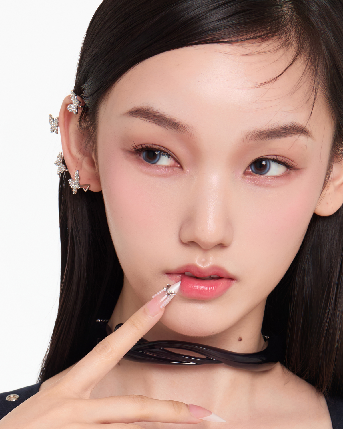 EEYS Lens MOON Nova Blue Korean color contact lens worn look