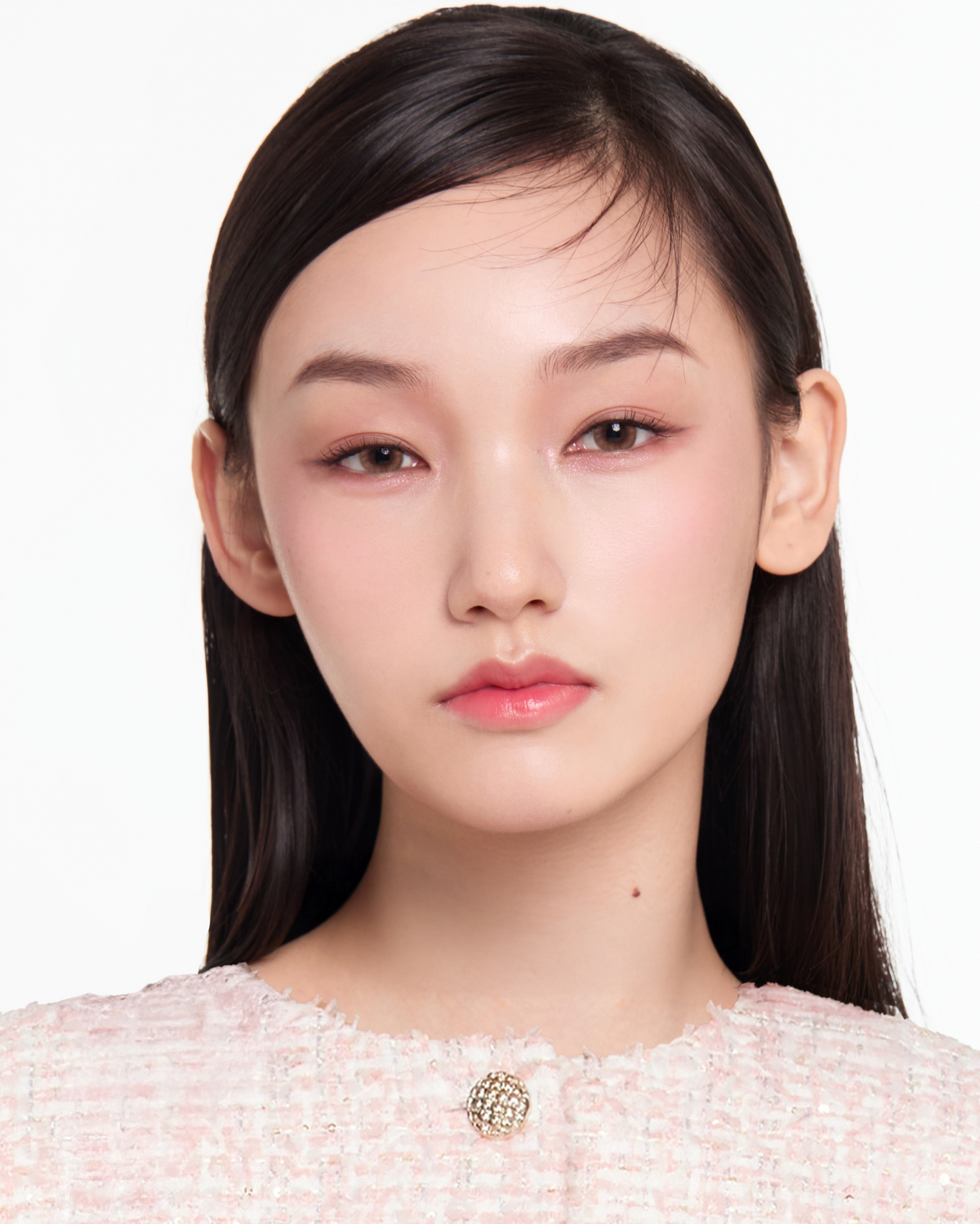 Tan Suede color contact lenses by EEYS Lens — natural warm tone inspired by Korean fashion, daily comfortable wear.