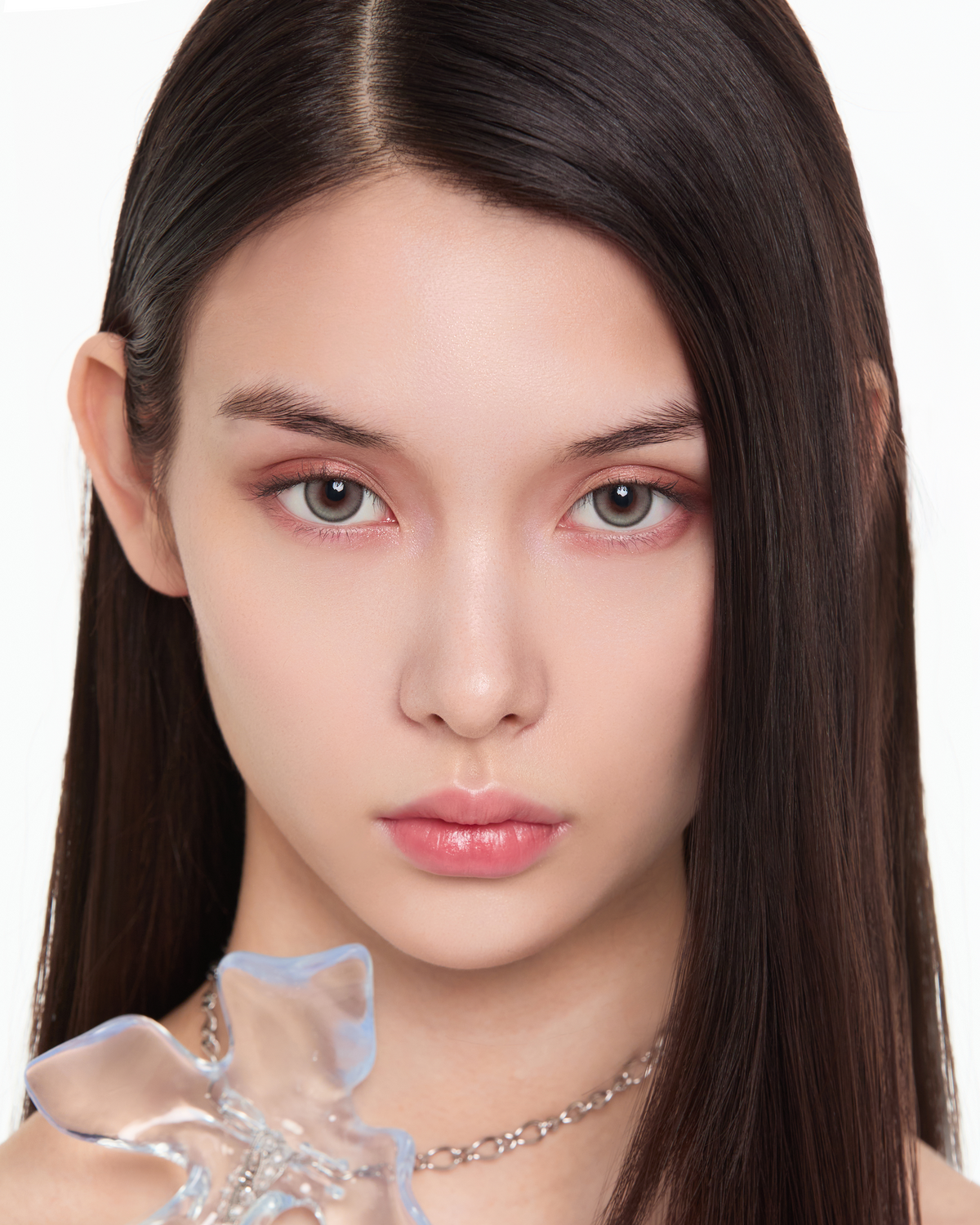 EEYS Lens Satin Velvet soft brown lens